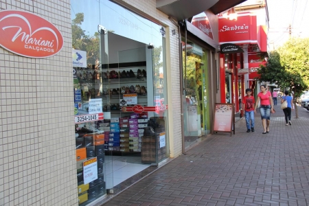 Comerciantes estão otimistas e esperam maior movimento no sábado, 07 